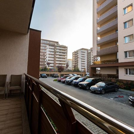 Yan Apartment - Near Mall & Free Private Parking Braşov Esterno foto
