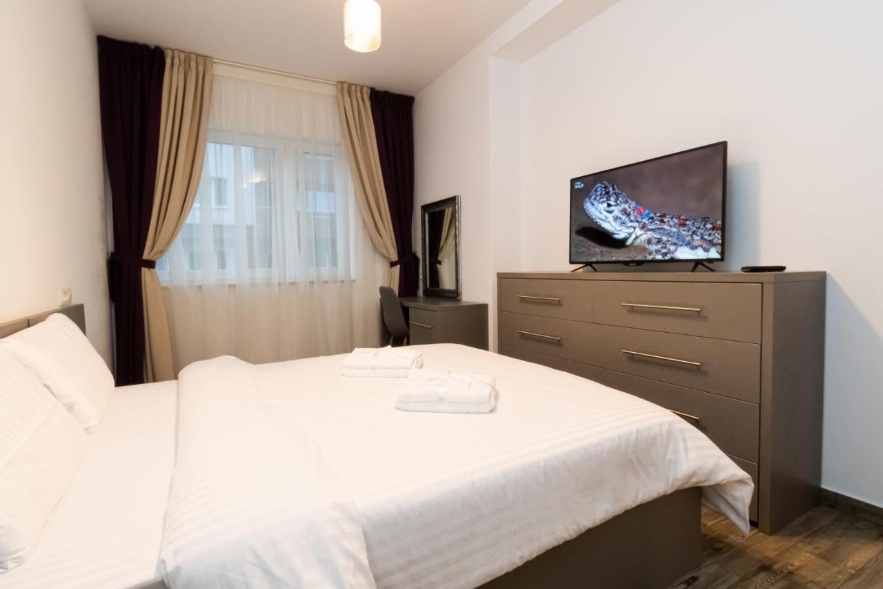 Yan Apartment - Near Mall & Free Private Parking Braşov Esterno foto
