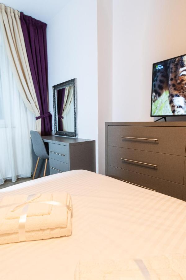 Yan Apartment - Near Mall & Free Private Parking Braşov Esterno foto